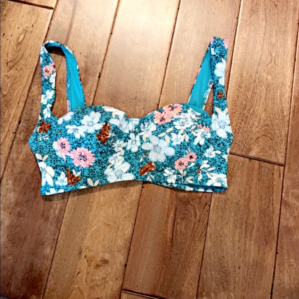 Bikini top size medium NWOT